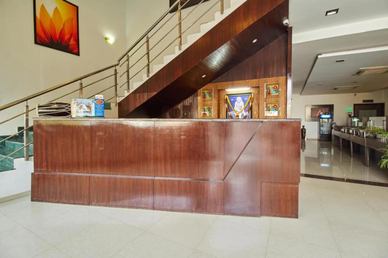 Hotel Shirdi Sai Wada Extérieur photo
