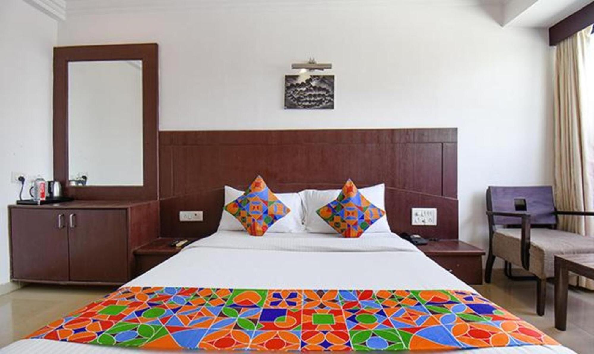 Hotel Shirdi Sai Wada Extérieur photo