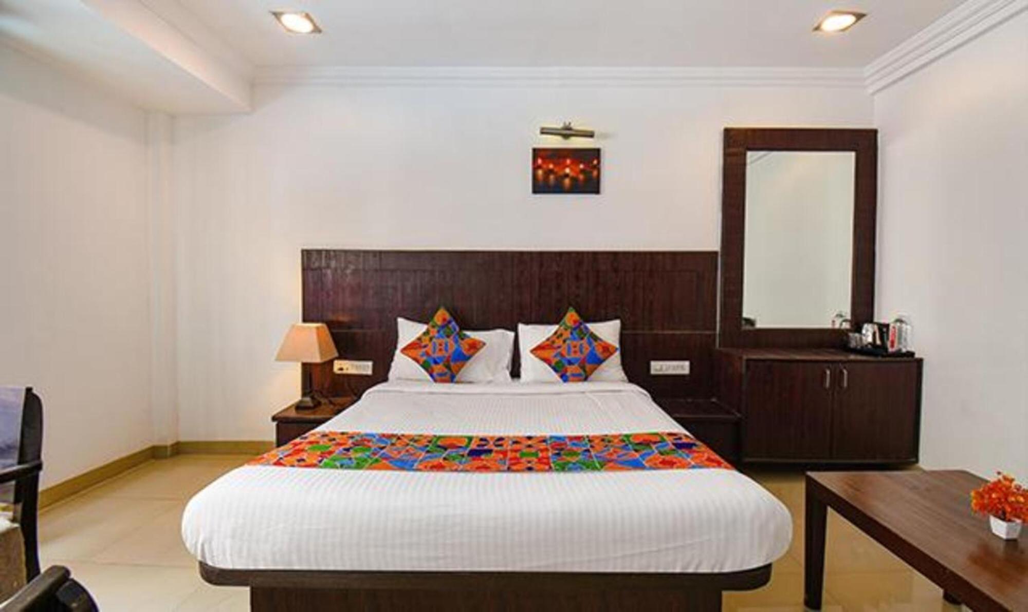 Hotel Shirdi Sai Wada Extérieur photo