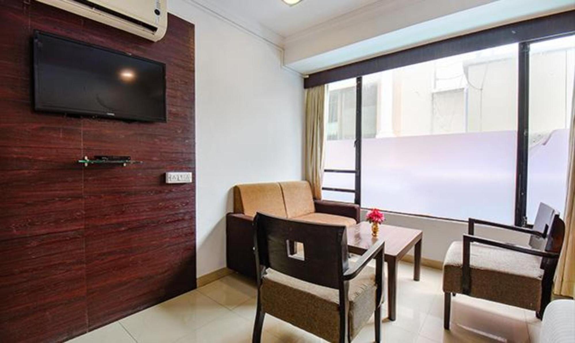 Hotel Shirdi Sai Wada Extérieur photo