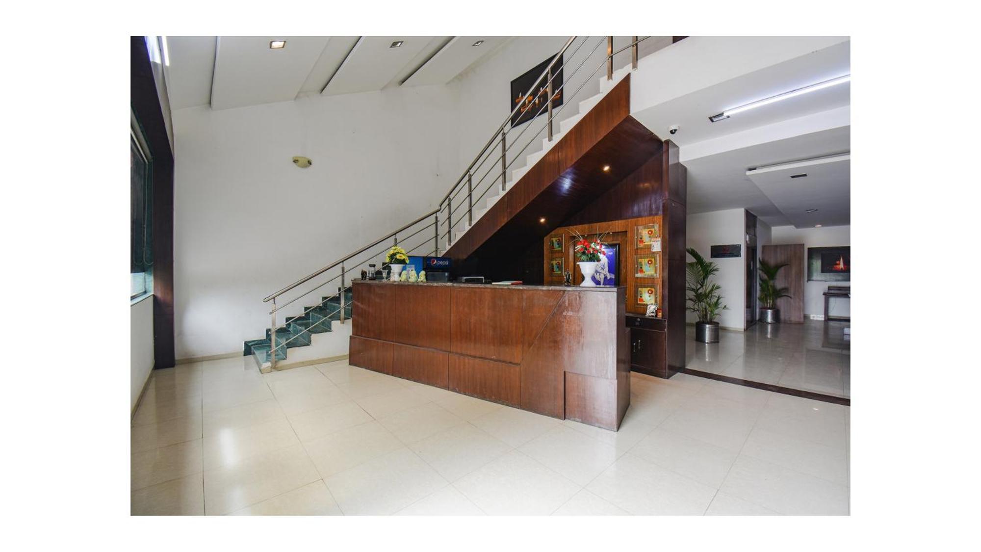 Hotel Shirdi Sai Wada Extérieur photo