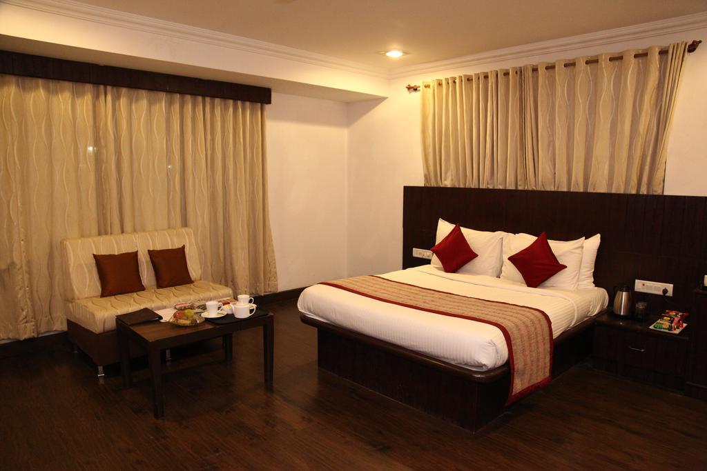 Hotel Shirdi Sai Wada Extérieur photo