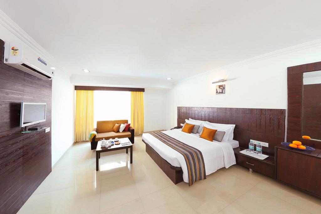 Hotel Shirdi Sai Wada Extérieur photo
