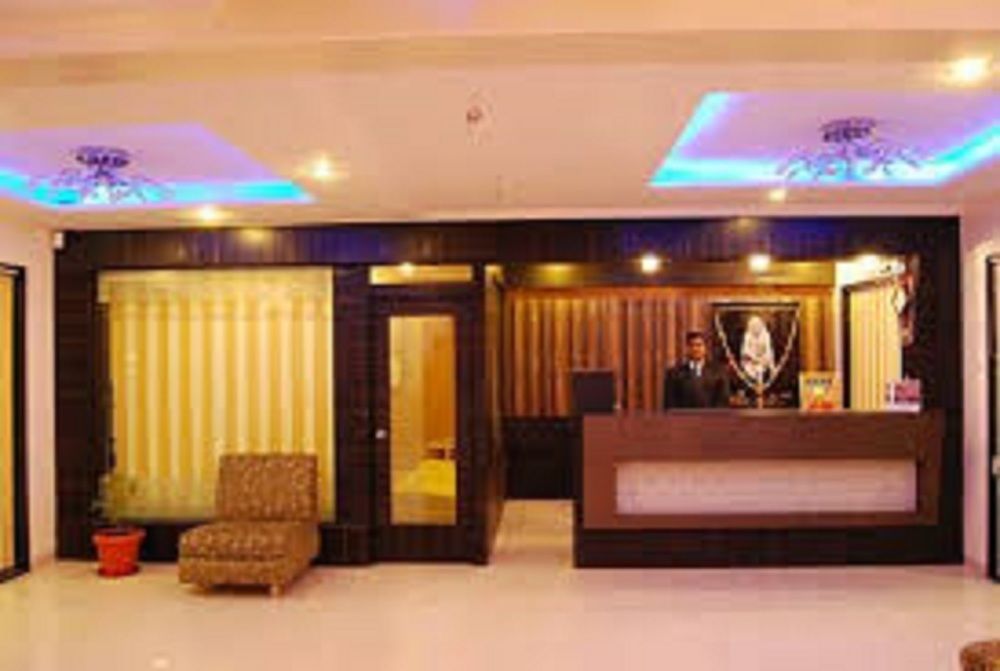 Hotel Shirdi Sai Wada Extérieur photo